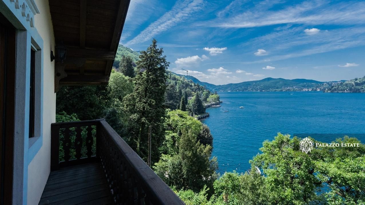 Вилла у озера Комо, Италия, 250 м² - фото 1