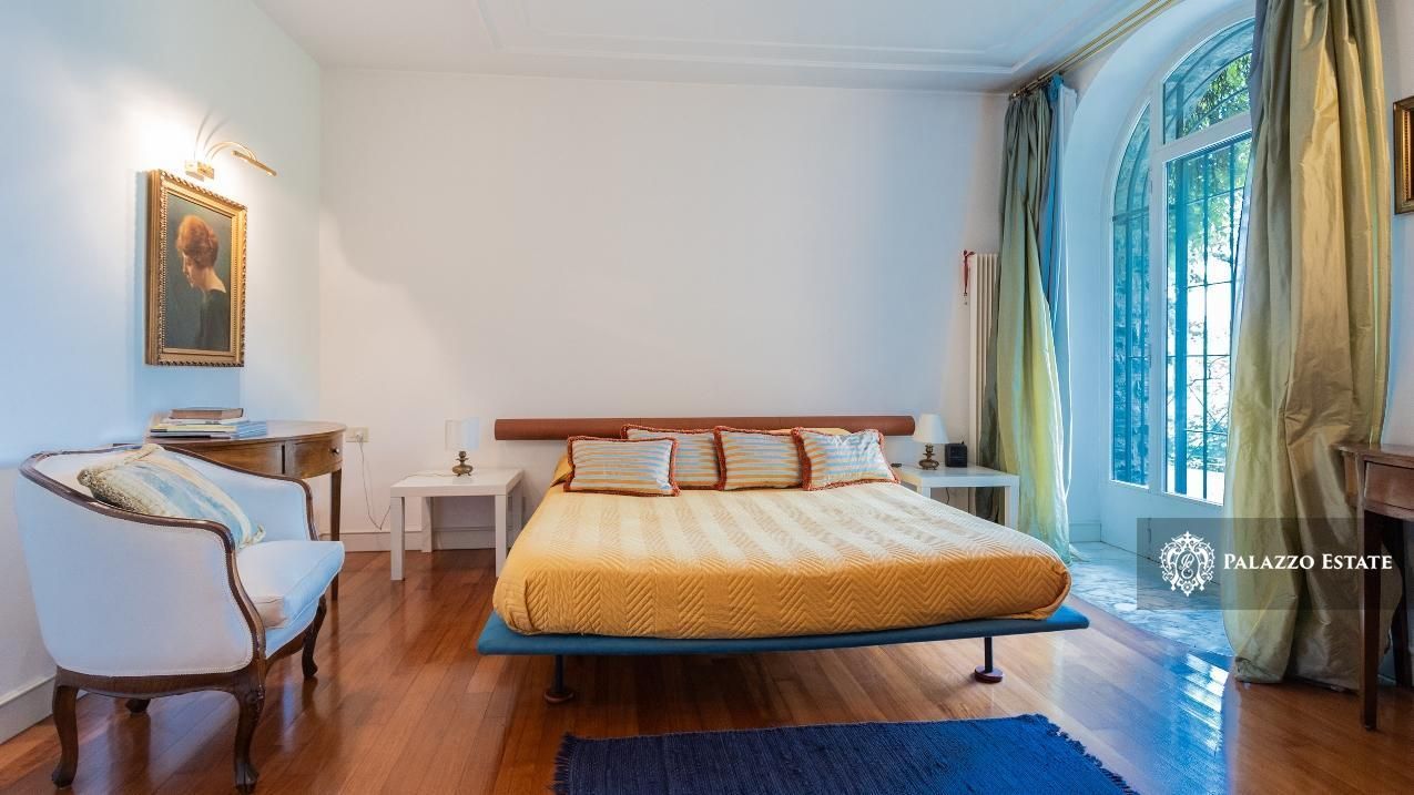 Вилла у озера Комо, Италия, 250 м² - фото 12