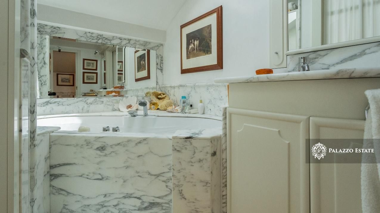 Вилла у озера Комо, Италия, 250 м² - фото 17