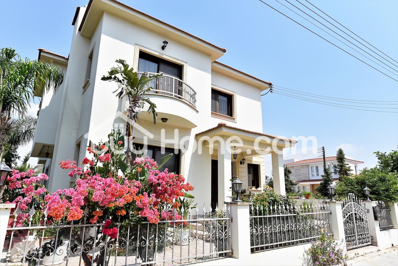 Дом в Ларнаке, Кипр, 250 м2 - фото 1