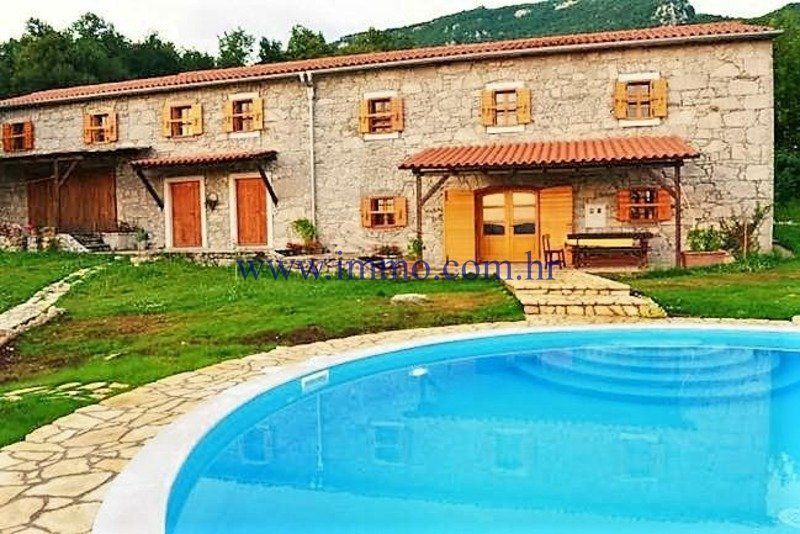 Дом в Бузете, Хорватия, 280 м² - фото 1