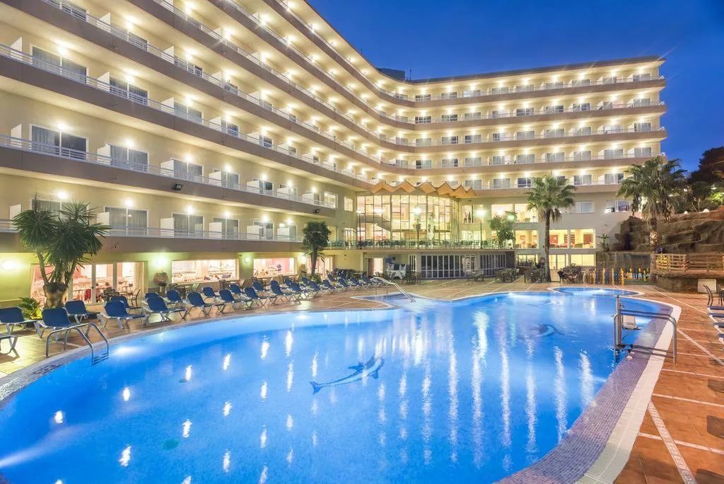 Отель, гостиница в Малаге, Испания, 19 000 м2 - фото 1