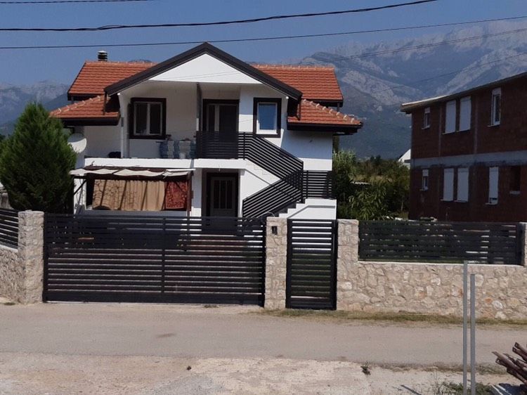 Дом в Баре, Черногория, 190 м2 - фото 1