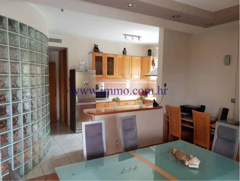 Вилла в Омише, Хорватия, 817.52 м² - фото 6