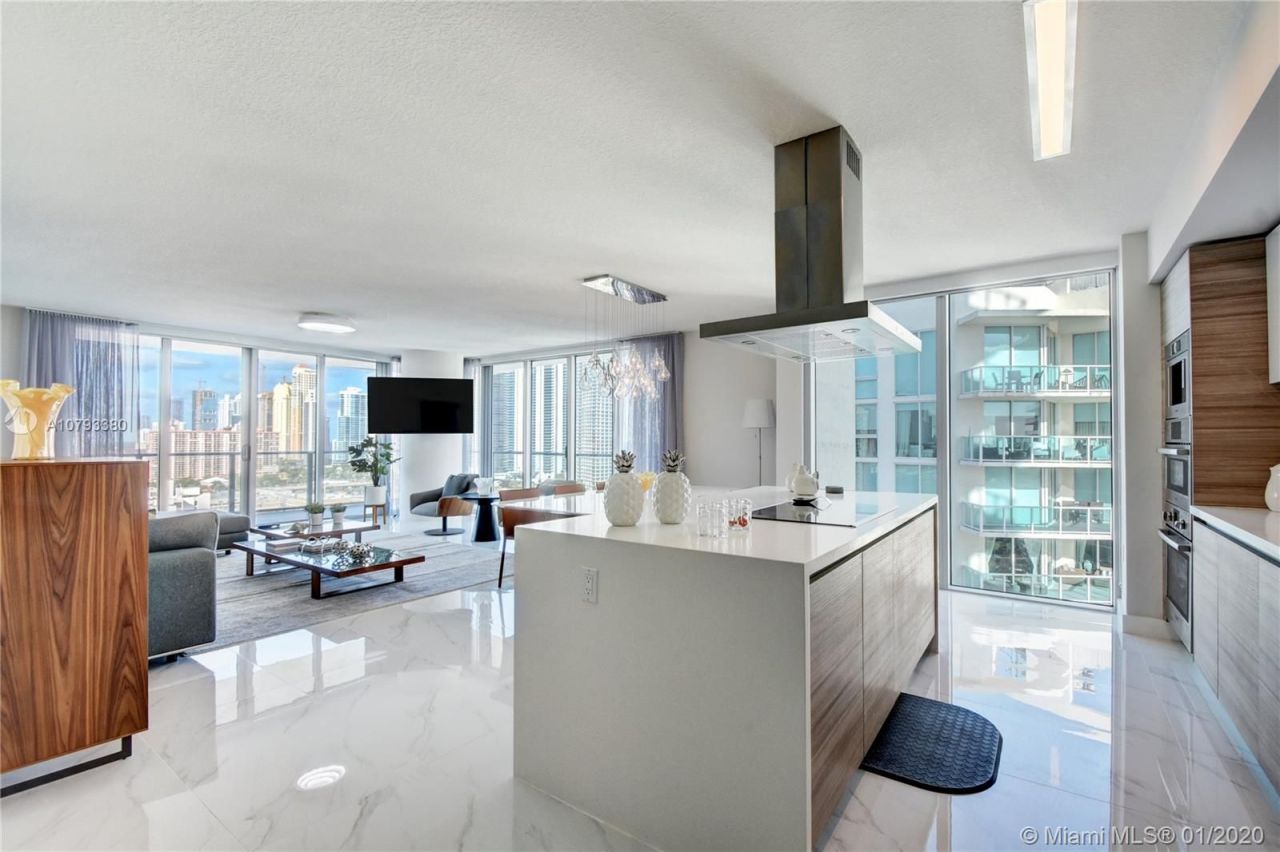 Квартира в Майами, США, 230 м² - фото 2