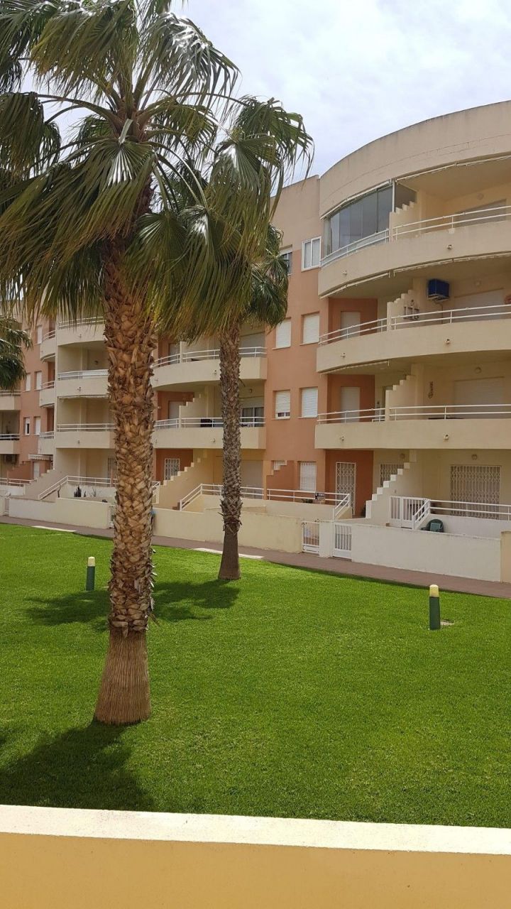 Апартаменты в Деэса-де-Кампоаморе, Испания, 78 м2 - фото 1