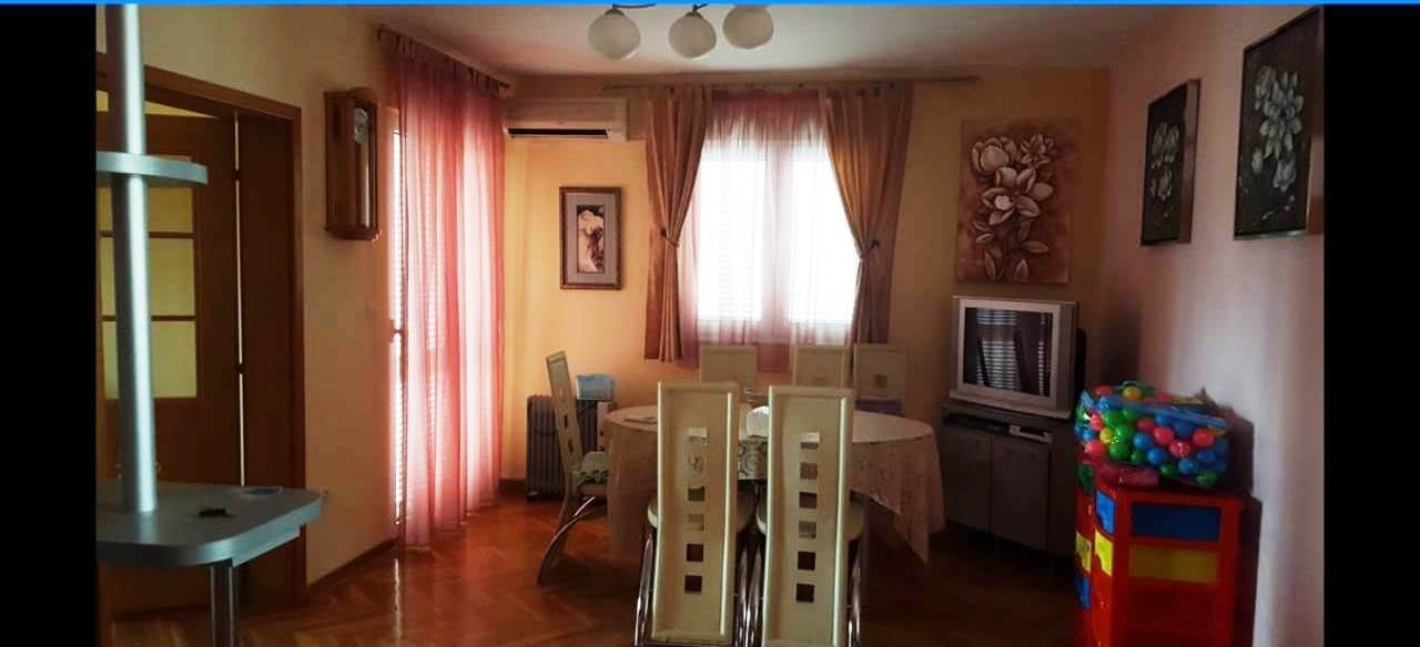Апартаменты в Петроваце, Черногория, 82 м2 - фото 1