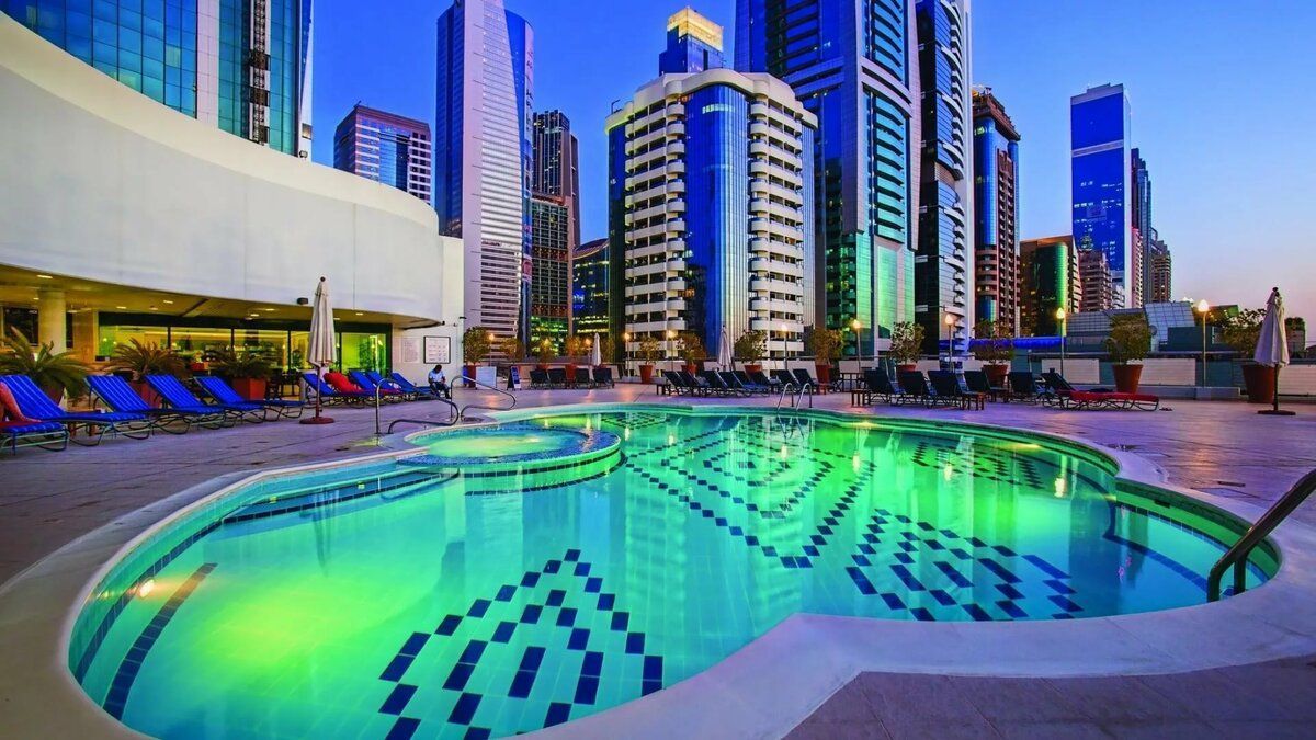 Отель, гостиница в Дубае, ОАЭ, 12 000 м2 - фото 1