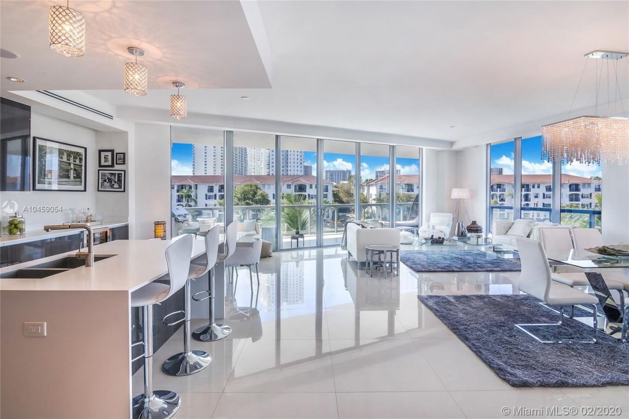 Квартира в Майами, США, 200 м² - фото 2