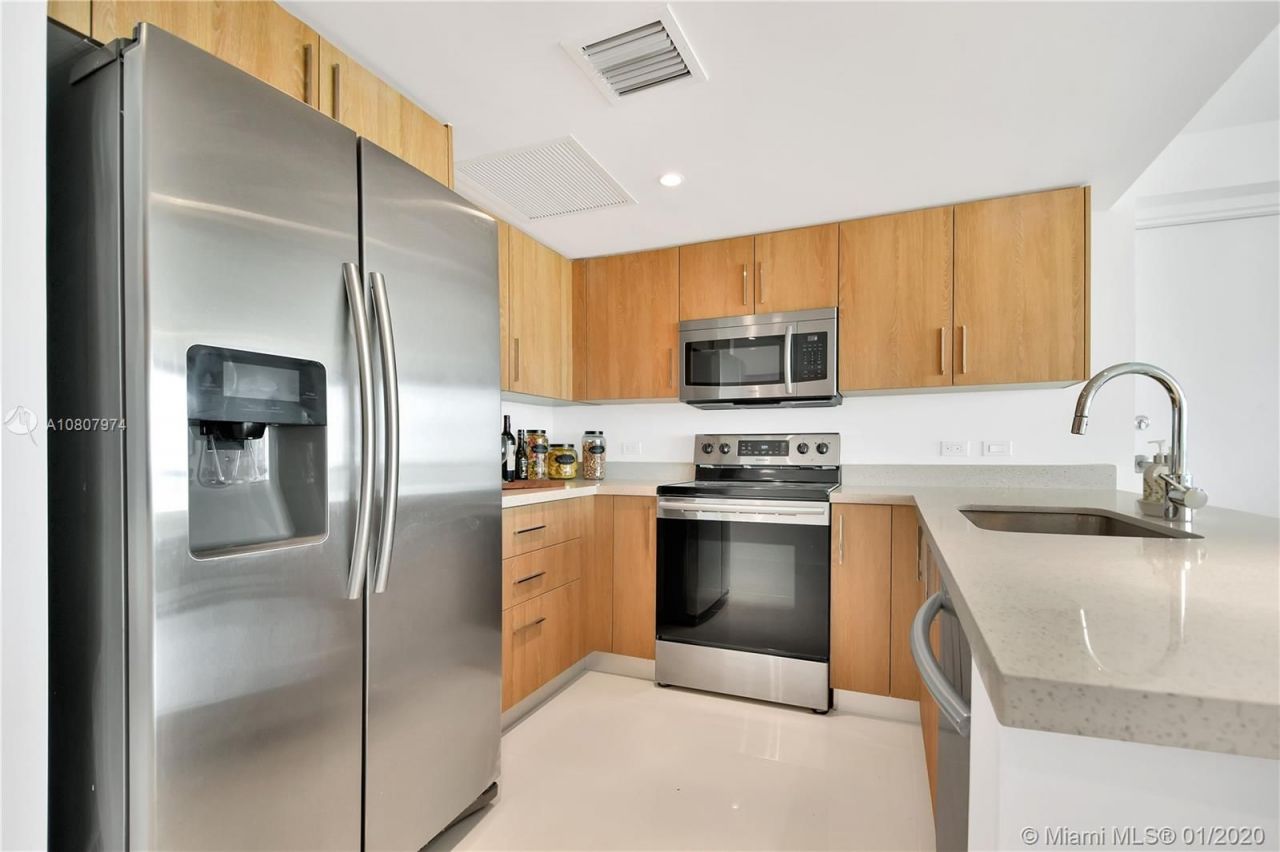 Квартира в Майами, США, 130 м² - фото 4