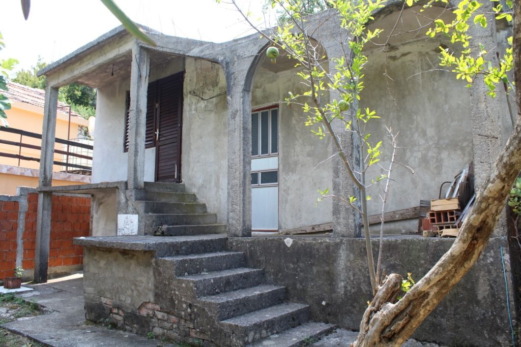 Дом в Сутоморе, Черногория, 40 м2 - фото 1