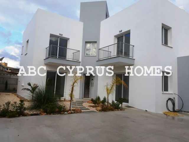 Доходный дом в Пафосе, Кипр, 300 м2 - фото 1