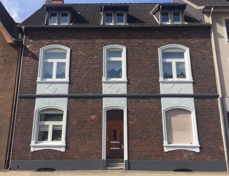 Доходный дом в Дуйсбурге, Германия, 227.2 м2 - фото 1