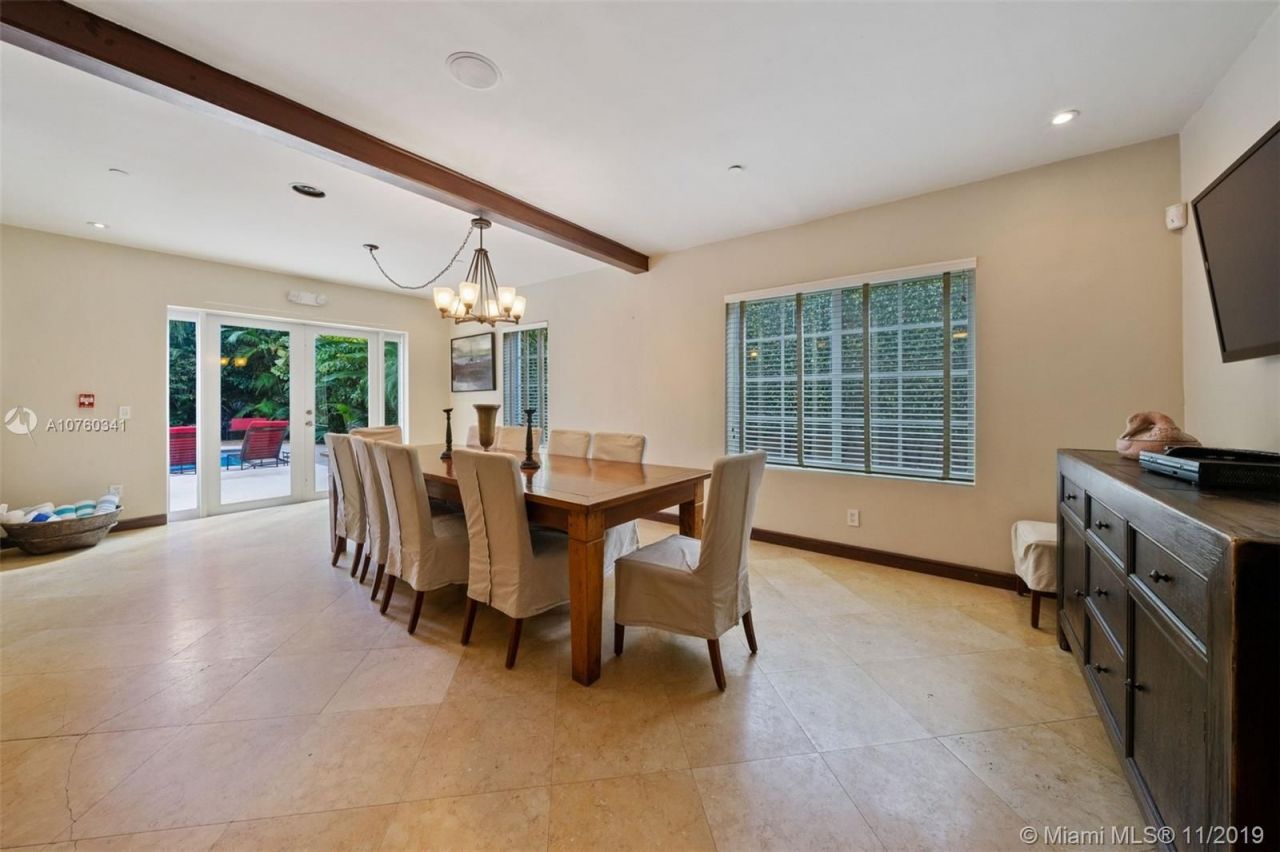 Доходный дом в Майами, США, 300 м² - фото 6