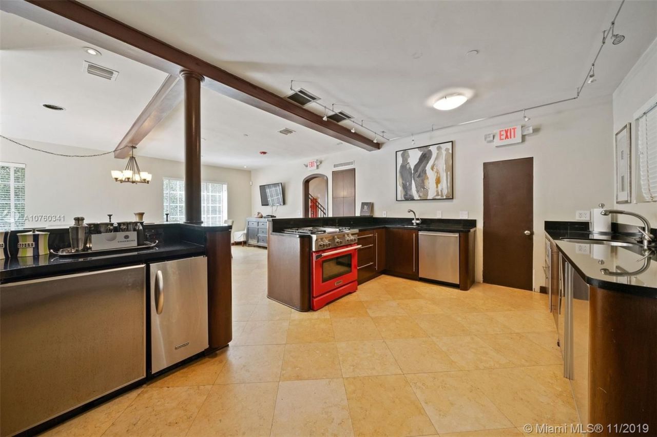 Доходный дом в Майами, США, 300 м² - фото 8