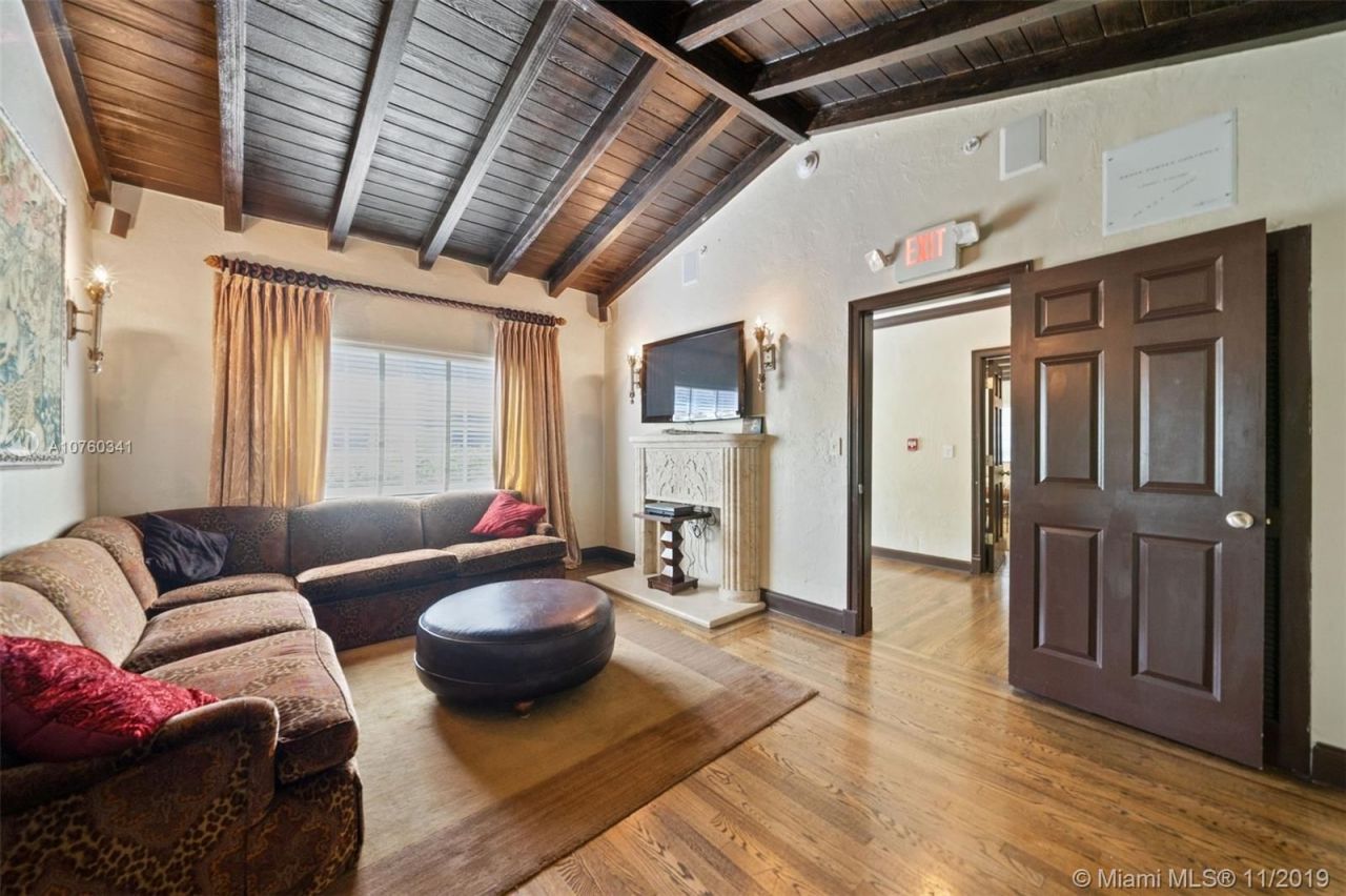 Доходный дом в Майами, США, 300 м² - фото 13