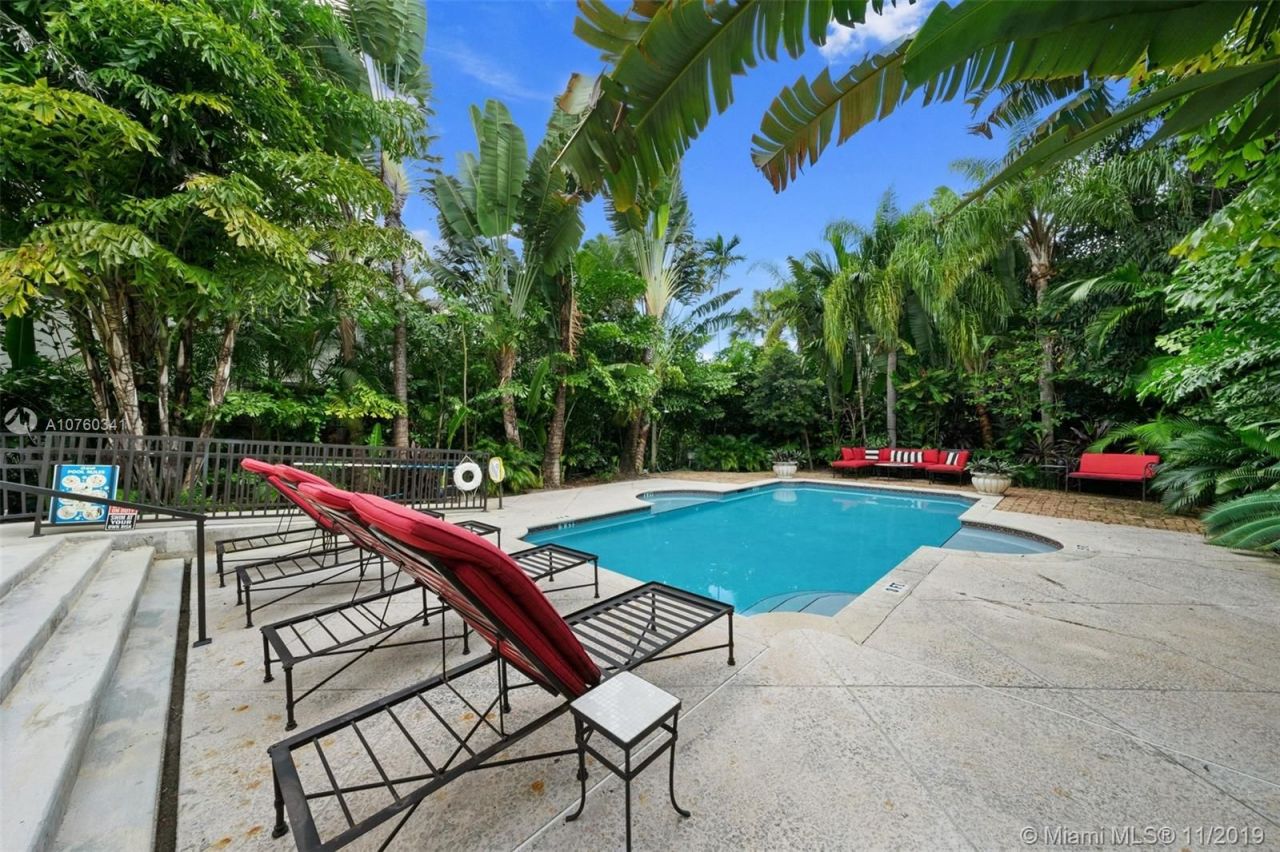 Доходный дом в Майами, США, 300 м² - фото 2