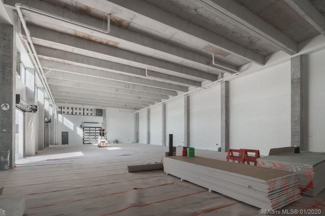 Коммерческая недвижимость в Майами, США, 1 000 м² - фото 12