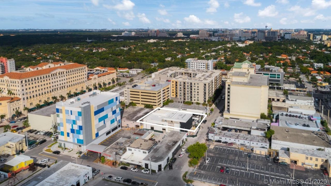 Коммерческая недвижимость в Майами, США, 1 000 м² - фото 9