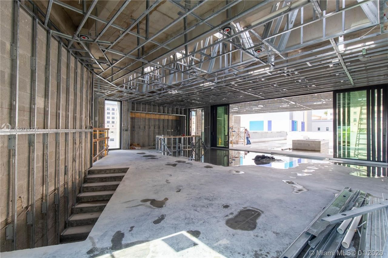 Коммерческая недвижимость в Майами, США, 1 000 м² - фото 3