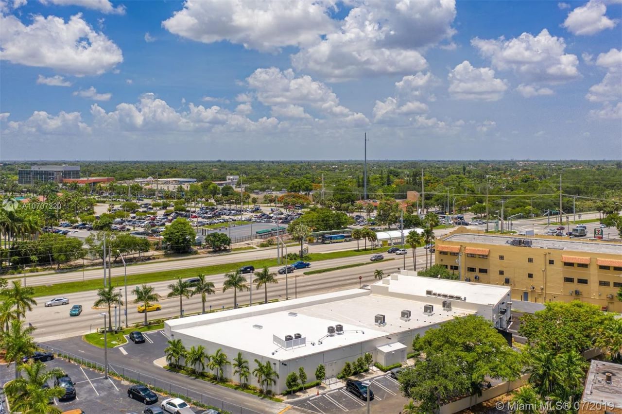 Коммерческая недвижимость в Майами, США, 700 м² - фото 10