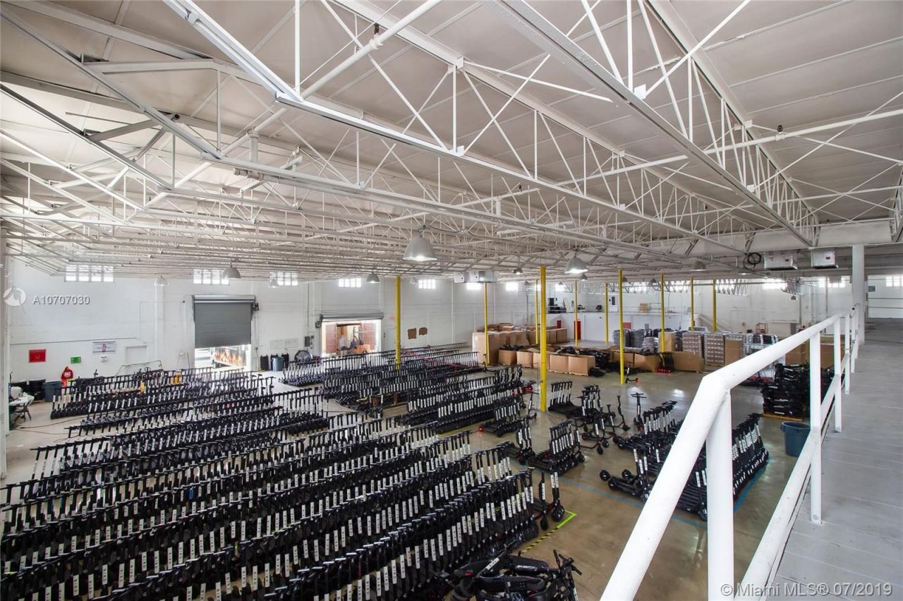 Коммерческая недвижимость в Майами, США, 4 000 м² - фото 10