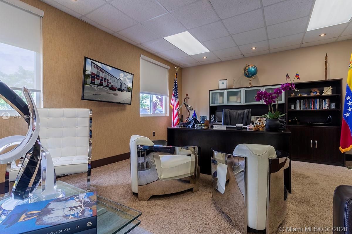 Офис в Майами, США, 1 900 м² - фото 9