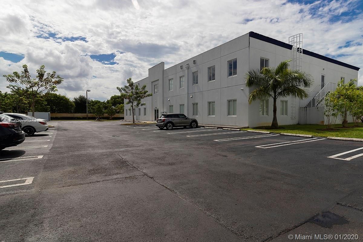 Офис в Майами, США, 1 900 м² - фото 3