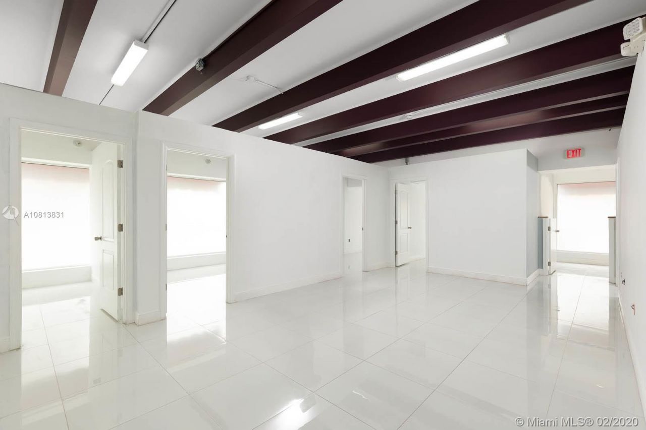 Офис в Майами, США, 1 400 м² - фото 17