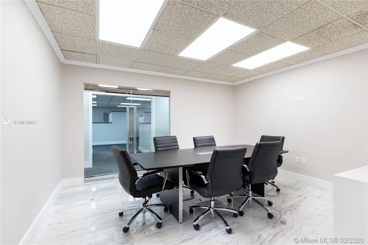 Офис в Майами, США, 1 400 м² - фото 14