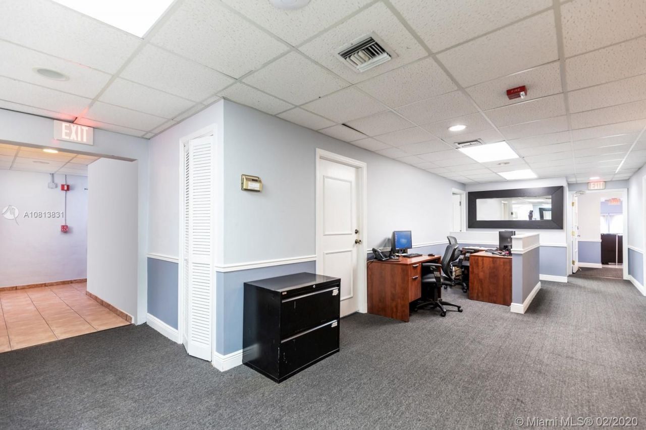 Офис в Майами, США, 1 400 м² - фото 7