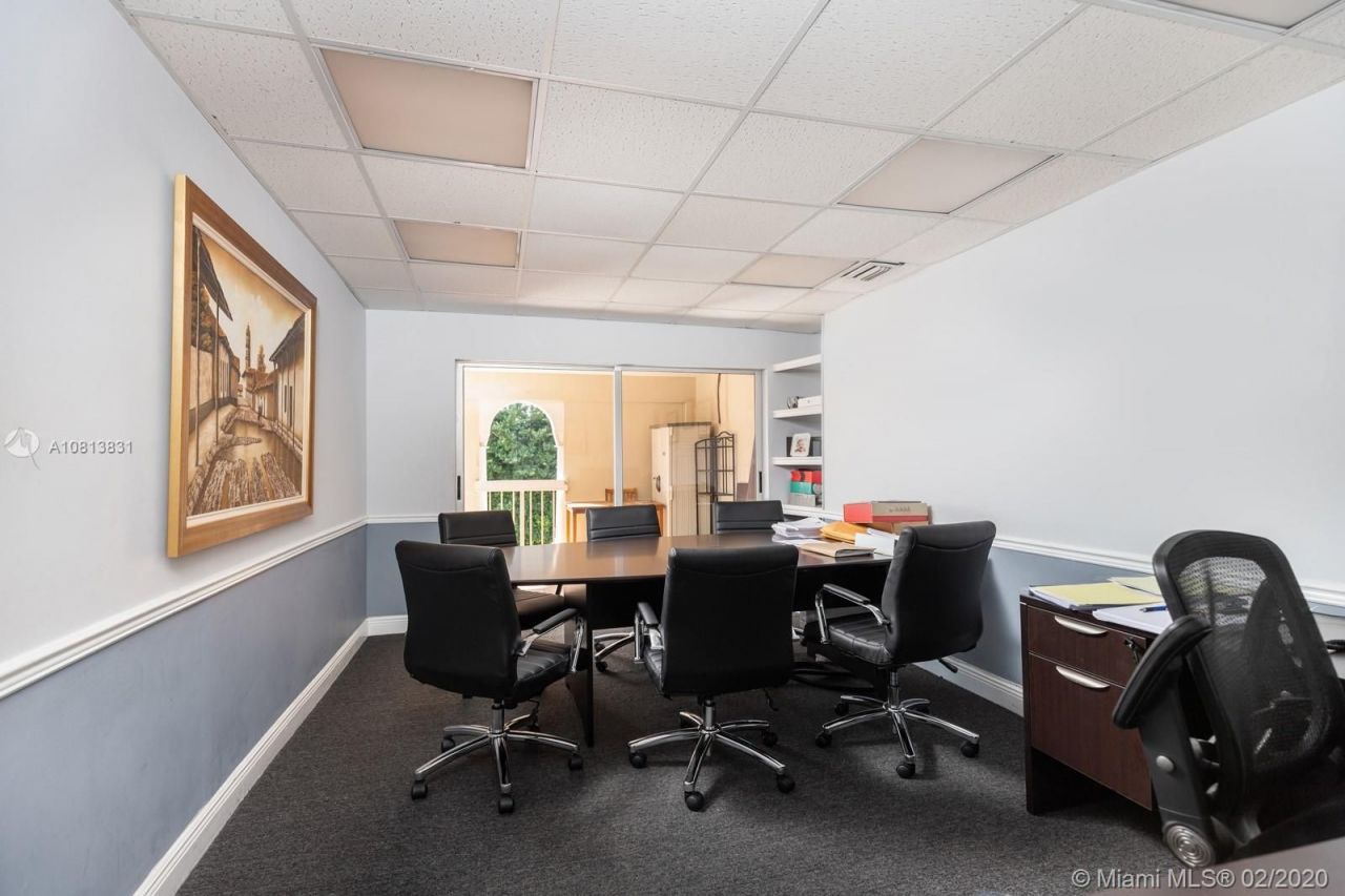 Офис в Майами, США, 1 400 м² - фото 11