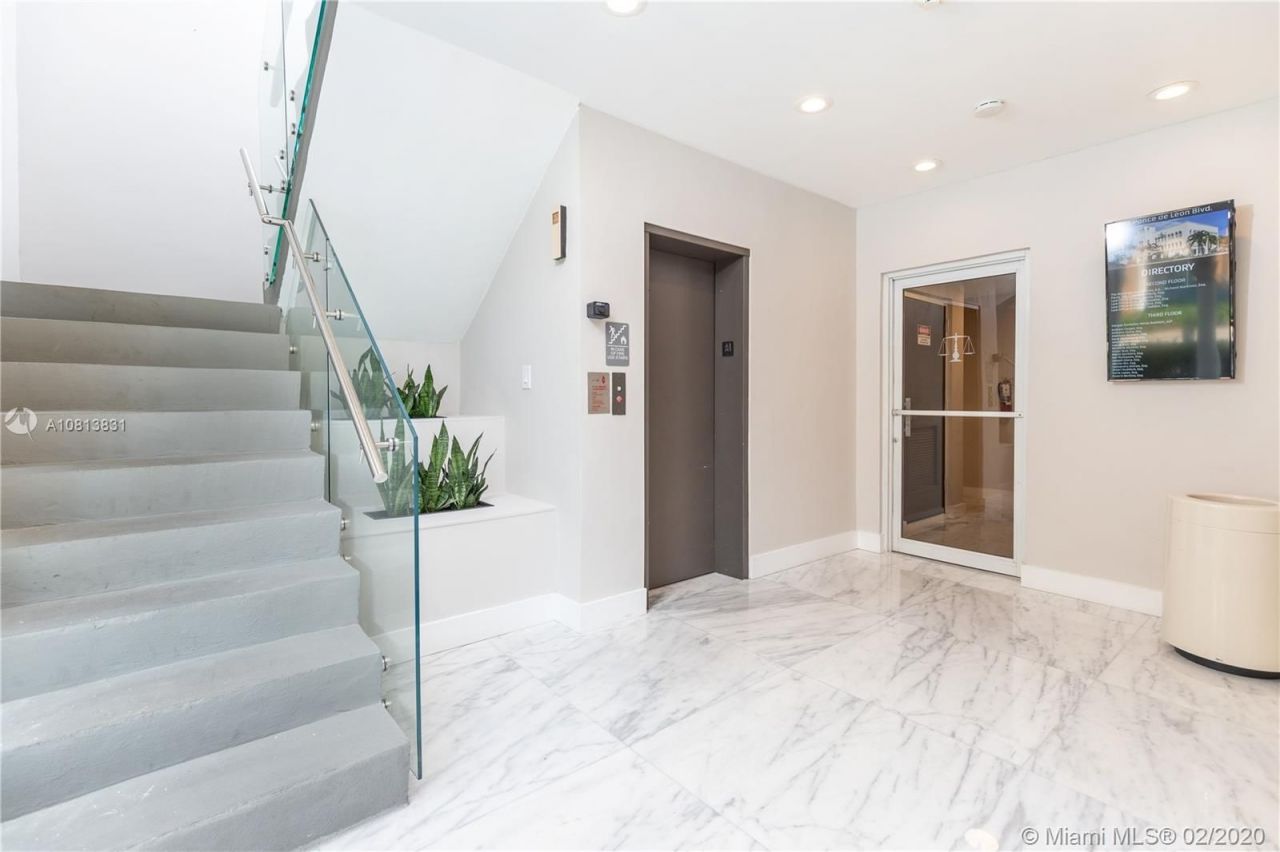 Офис в Майами, США, 1 400 м² - фото 13