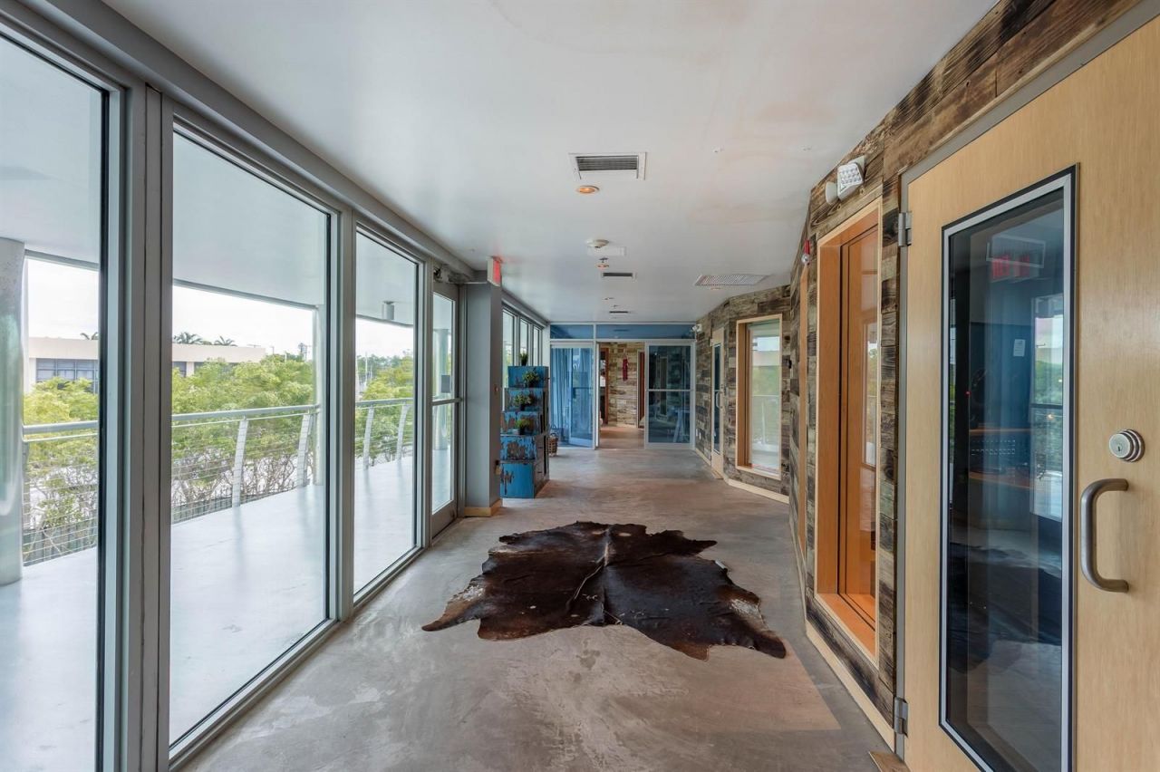 Офис в Майами, США, 1 300 м² - фото 8