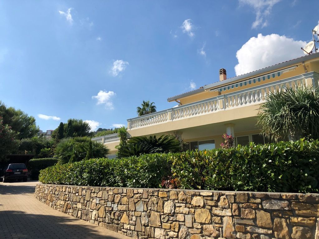 Вилла в Сан-Ремо, Италия, 300 м² - фото 4