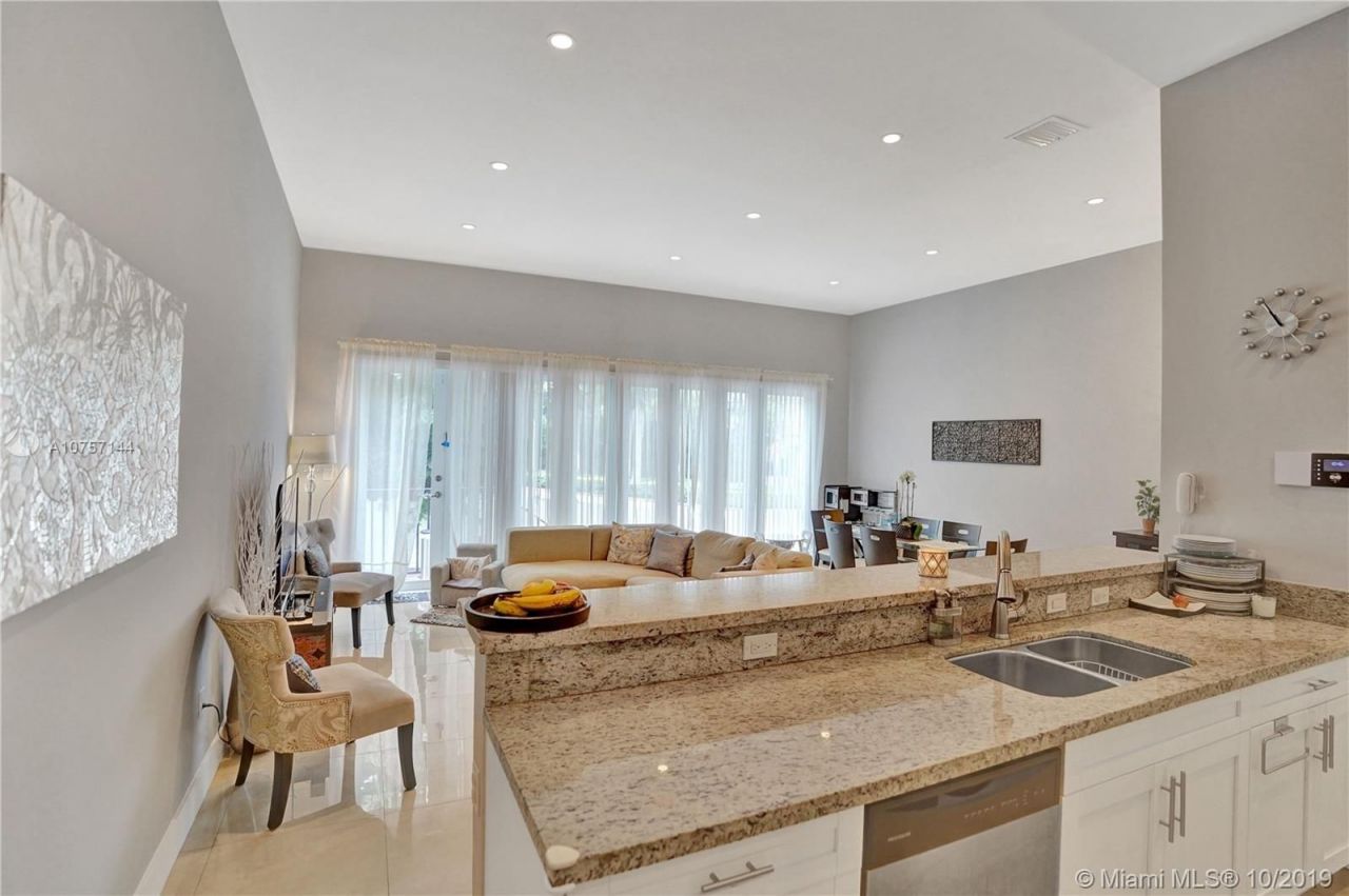 Таунхаус в Майами, США, 200 м² - фото 3