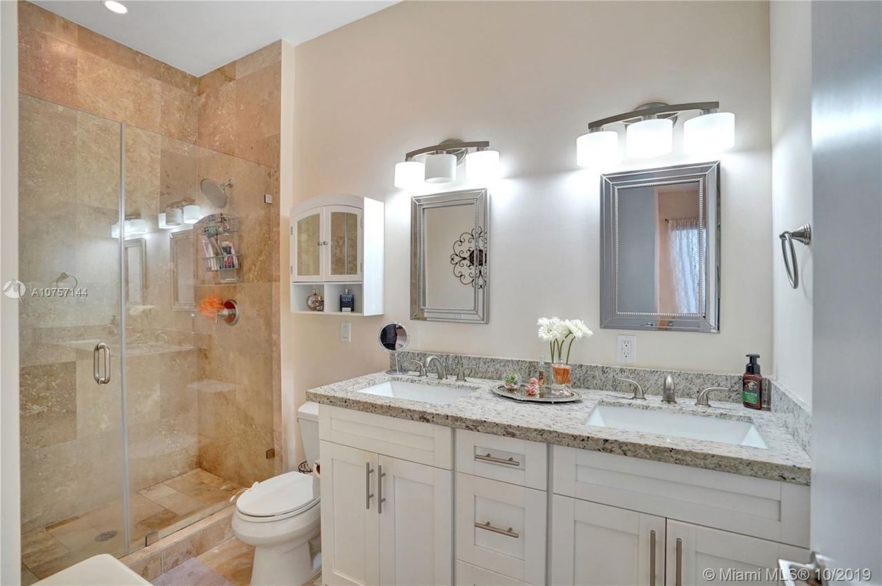 Таунхаус в Майами, США, 200 м² - фото 8