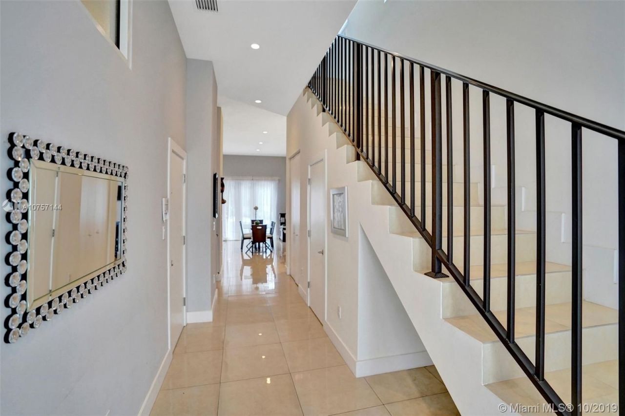 Таунхаус в Майами, США, 200 м² - фото 15