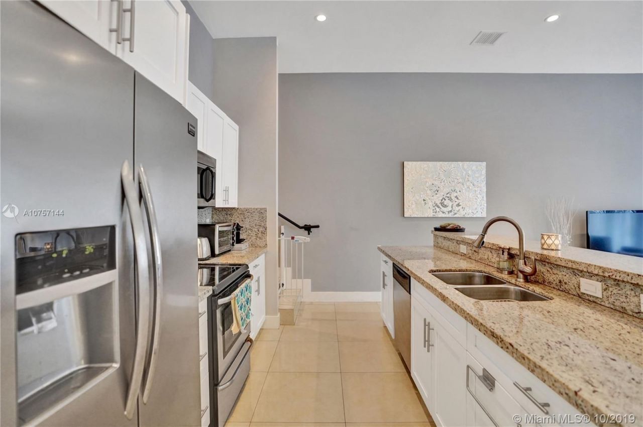 Таунхаус в Майами, США, 200 м² - фото 14