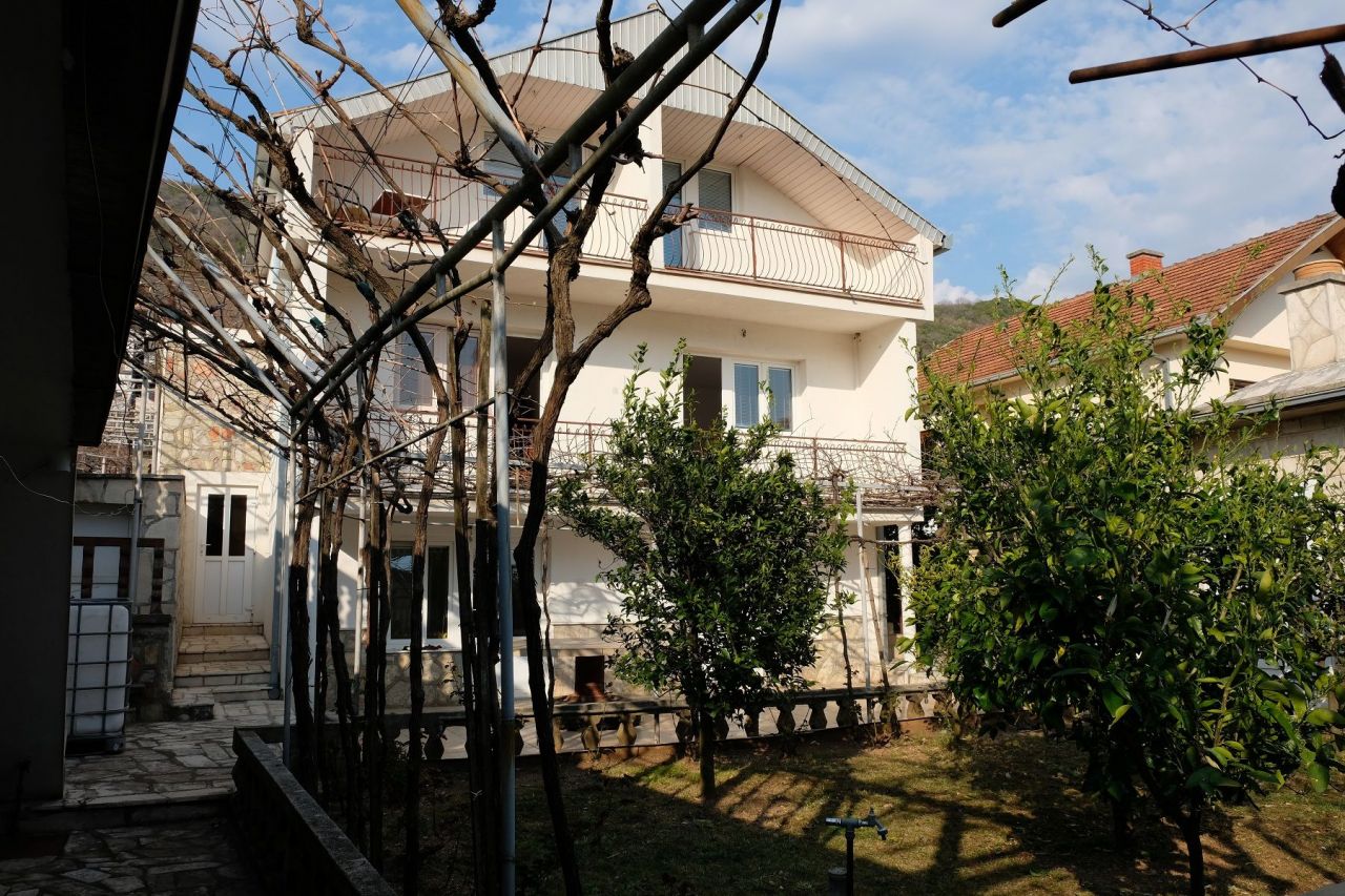 Дом в Будве, Черногория, 226 м2 - фото 1