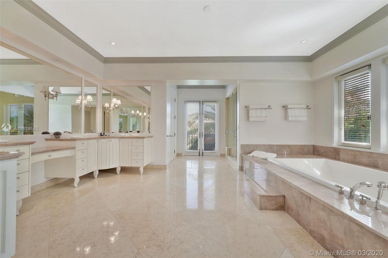 Вилла в Майами, США, 900 м² - фото 15