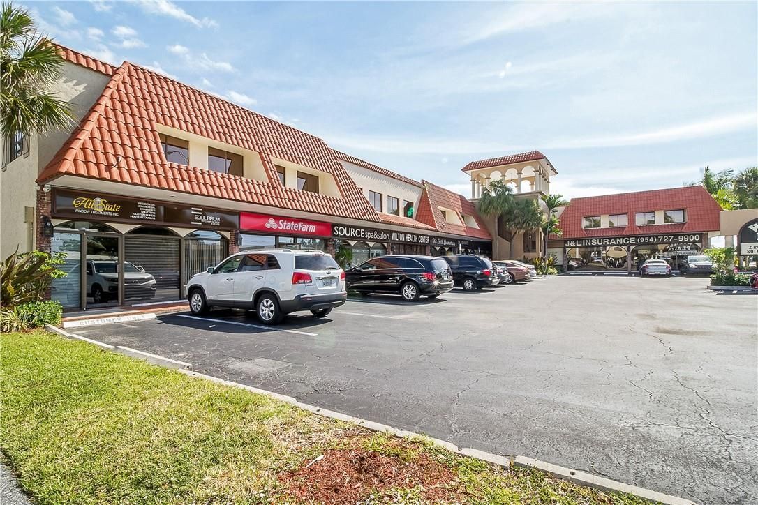 Коммерческая недвижимость в Майами, США, 3 000 м² - фото 3