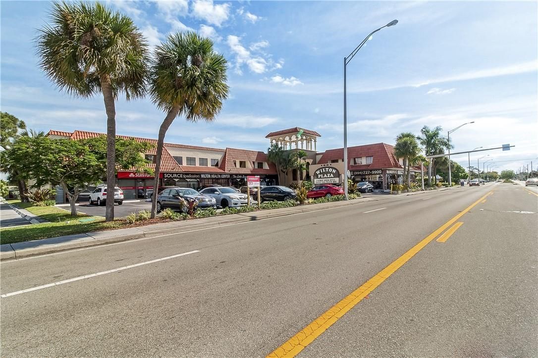 Коммерческая недвижимость в Майами, США, 3 000 м² - фото 2