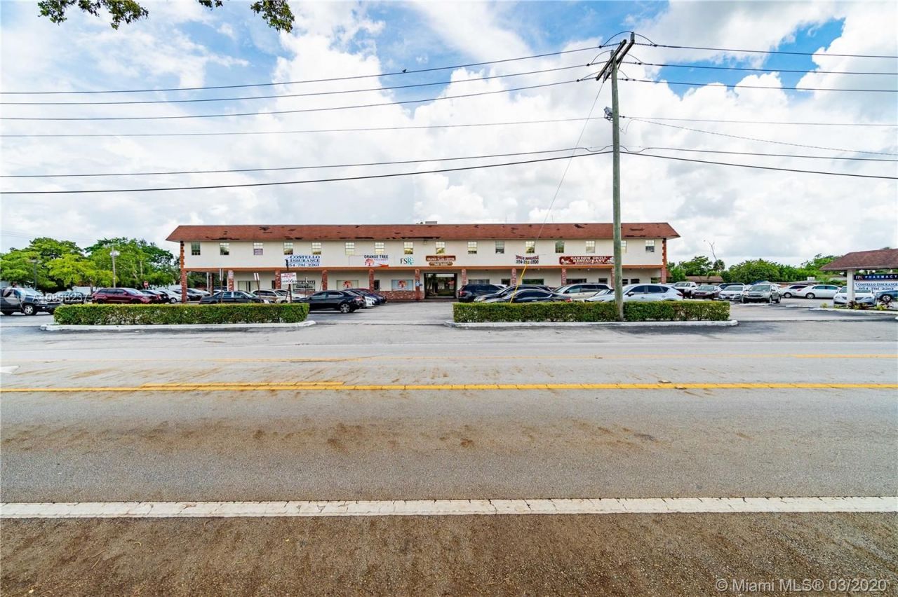 Коммерческая недвижимость в Майами, США, 3 000 м² - фото 6