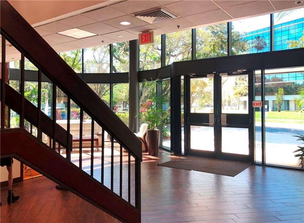 Офис в Майами, США, 2 400 м² - фото 11