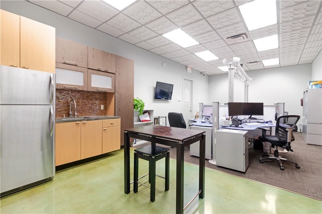 Коммерческая недвижимость в Майами, США, 2 000 м² - фото 10