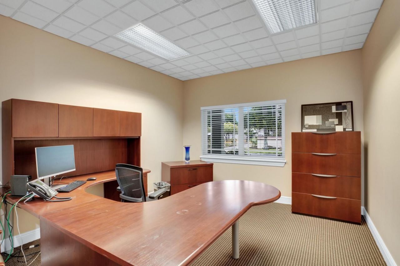 Офис в Майами, США, 1 400 м² - фото 4