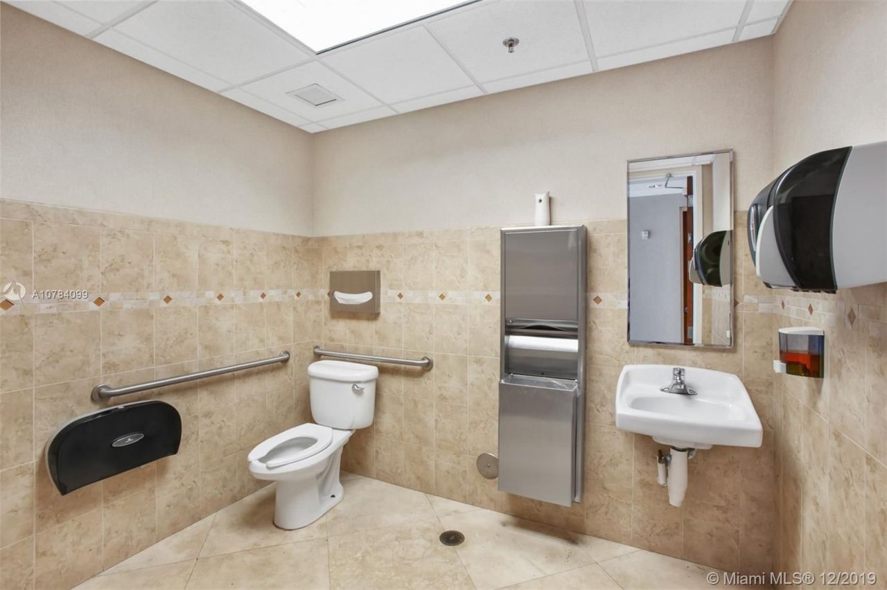 Офис в Майами, США, 1 000 м² - фото 11