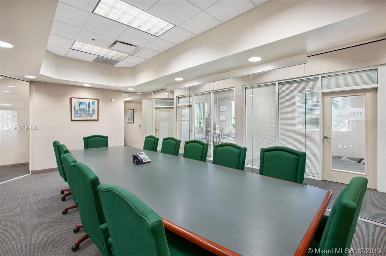 Офис в Майами, США, 1 000 м² - фото 7