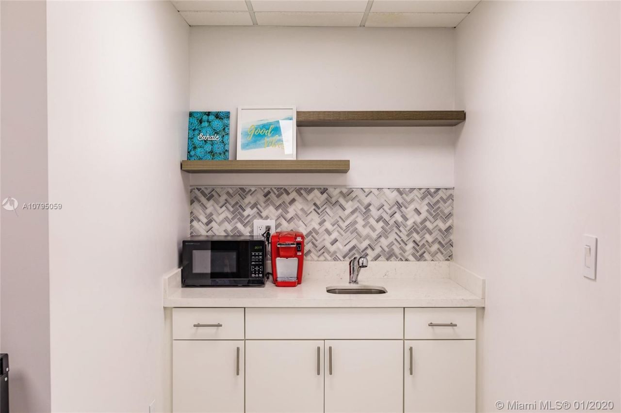 Офис в Майами, США, 800 м² - фото 12